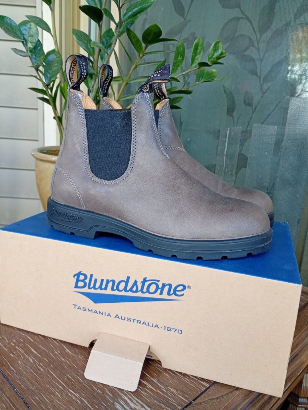 BLUNDSTONE 1469 Steel Grey Boots Womens 9.5 NEW